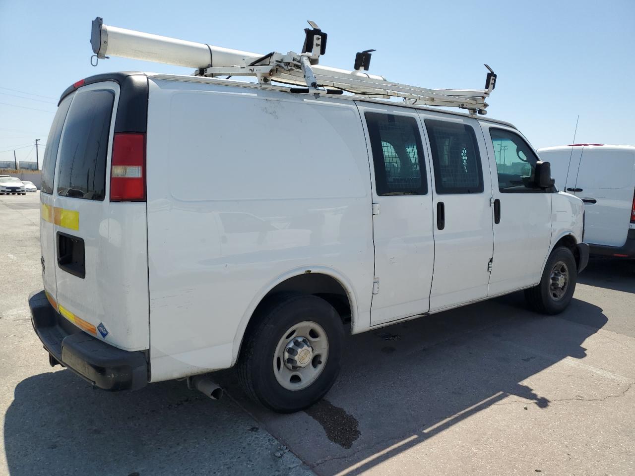 2013 Chevy Express VIN 1GCWGFCB9D1902264 photo 3