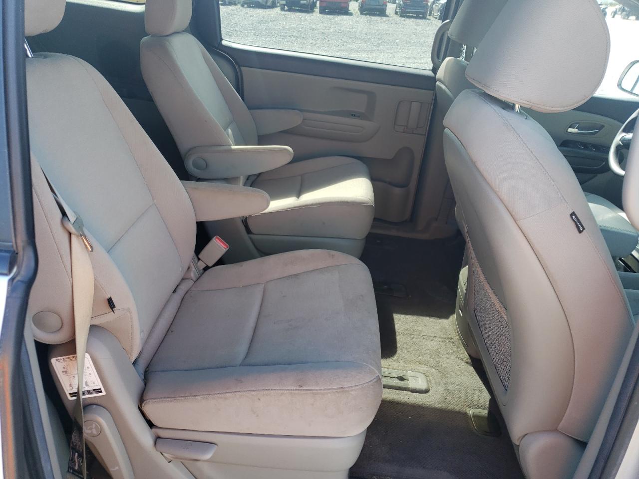 2015 KIA Sedona l VIN KNDMA5C14F6069070 photo 11