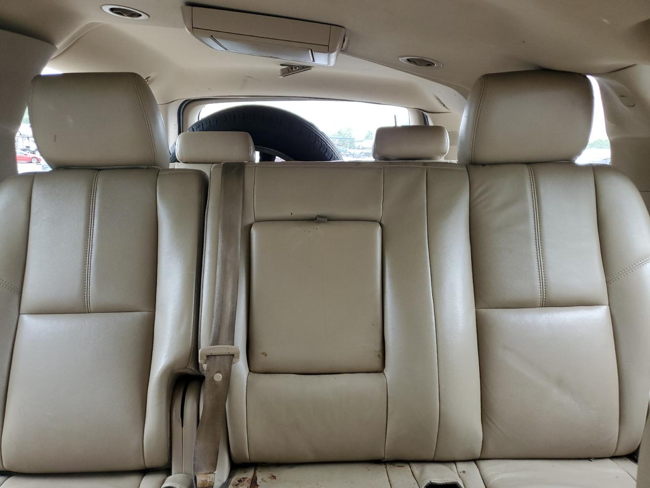 2013 Chevrolet Suburban VIN 1GNSKJE73DR106806 photo 10