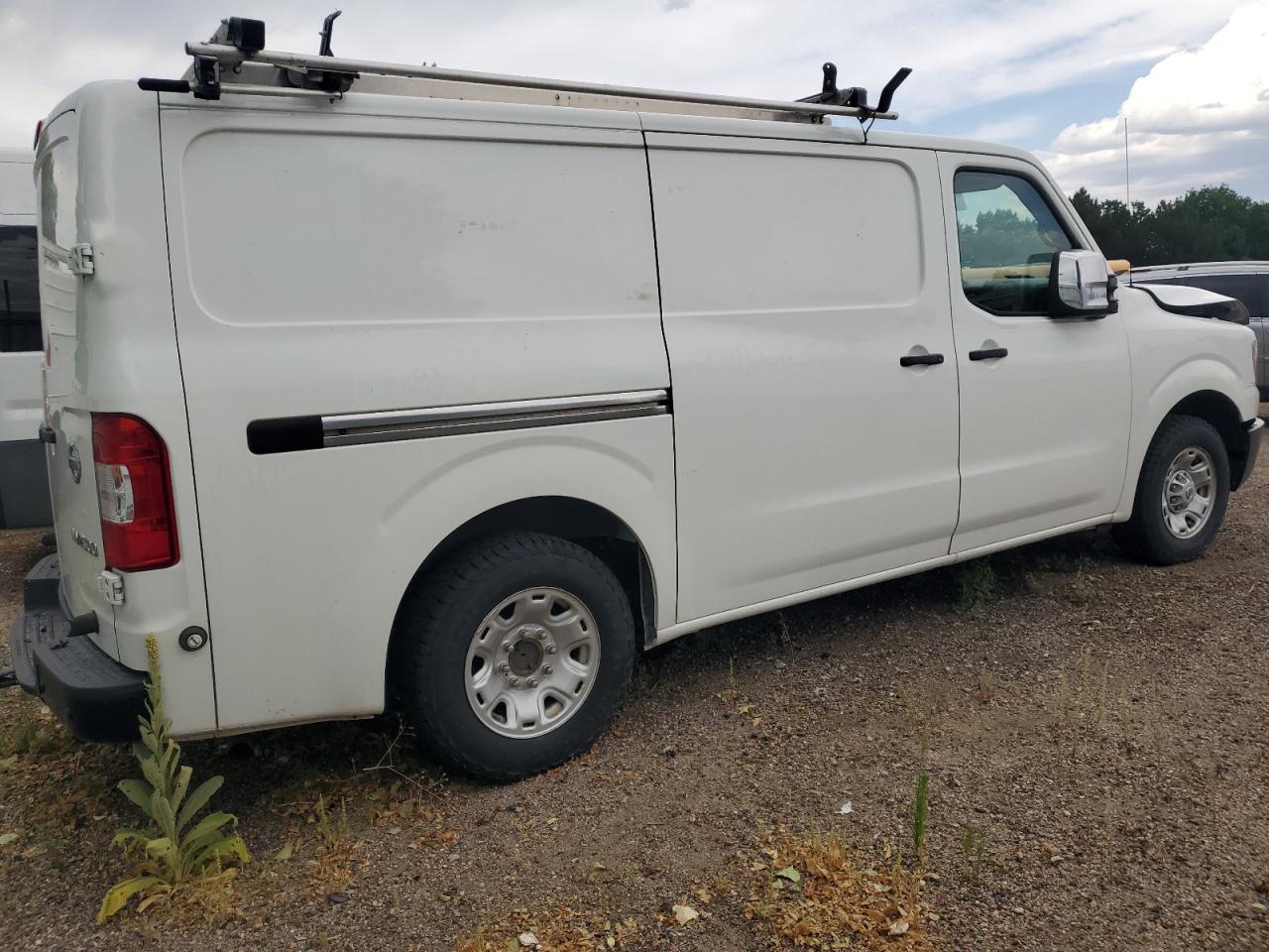 2018 Niss Nv VIN 1N6AF0KY6JN814970 photo 3