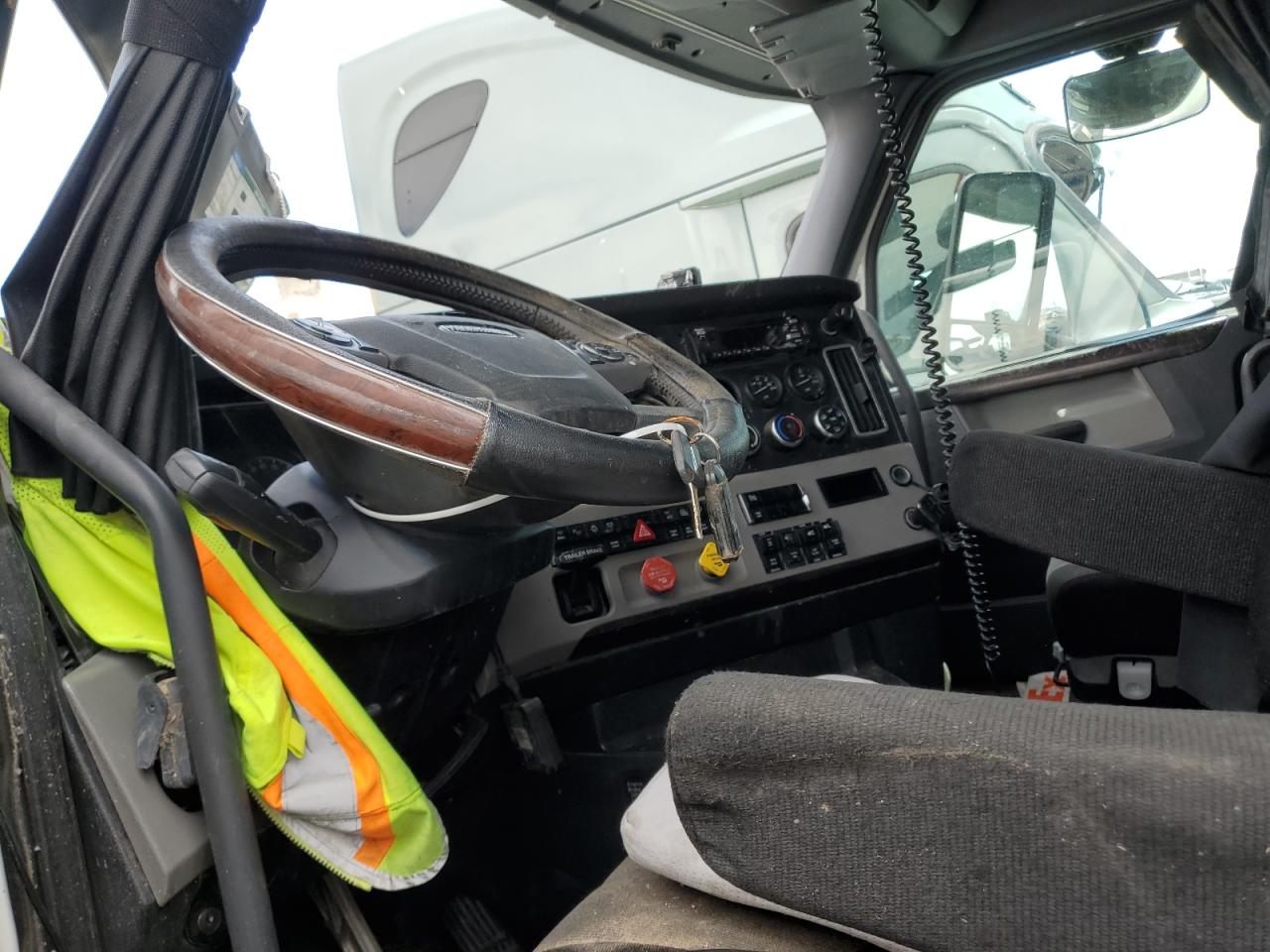 2019 FREIGHTLINER All other VIN 3AKJHHDR2KSKG5159 photo 5