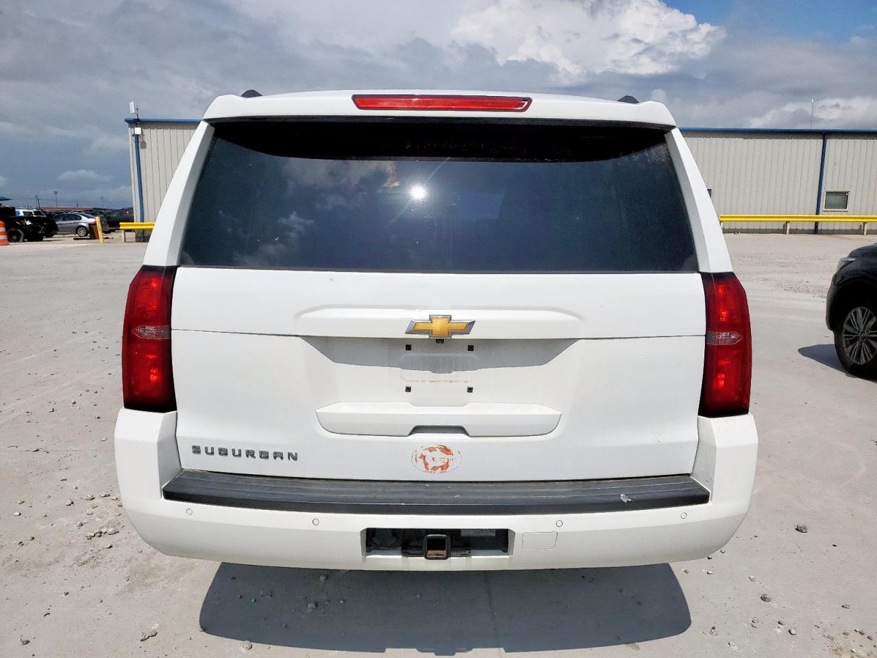 2019 Chevrolet Suburban VIN 1GNSCKEC4KR239670 photo 6