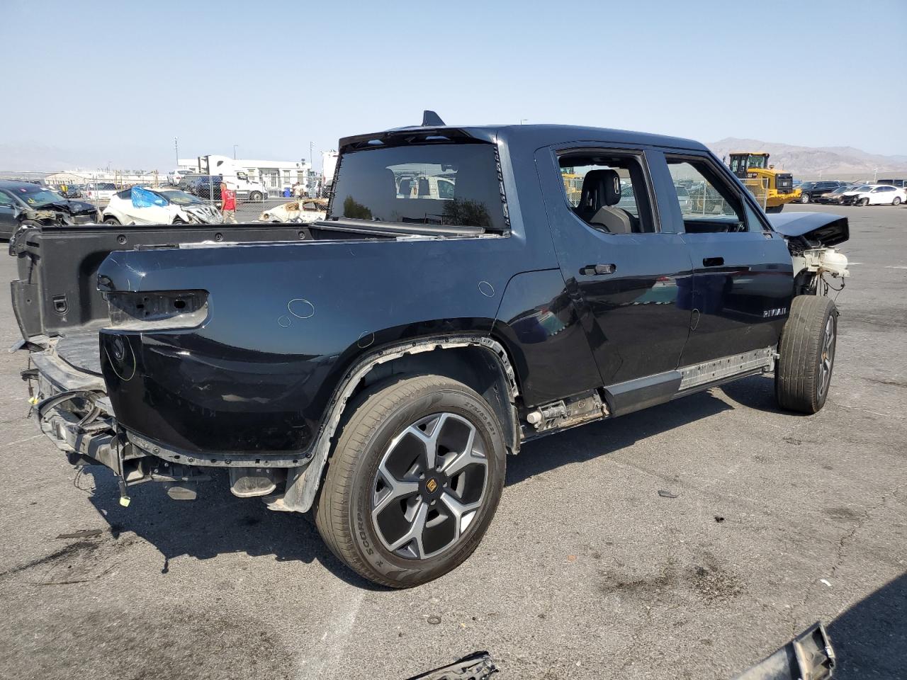 2023 Rivian Rit VIN 7FCTGBAA5PN028055 photo 3