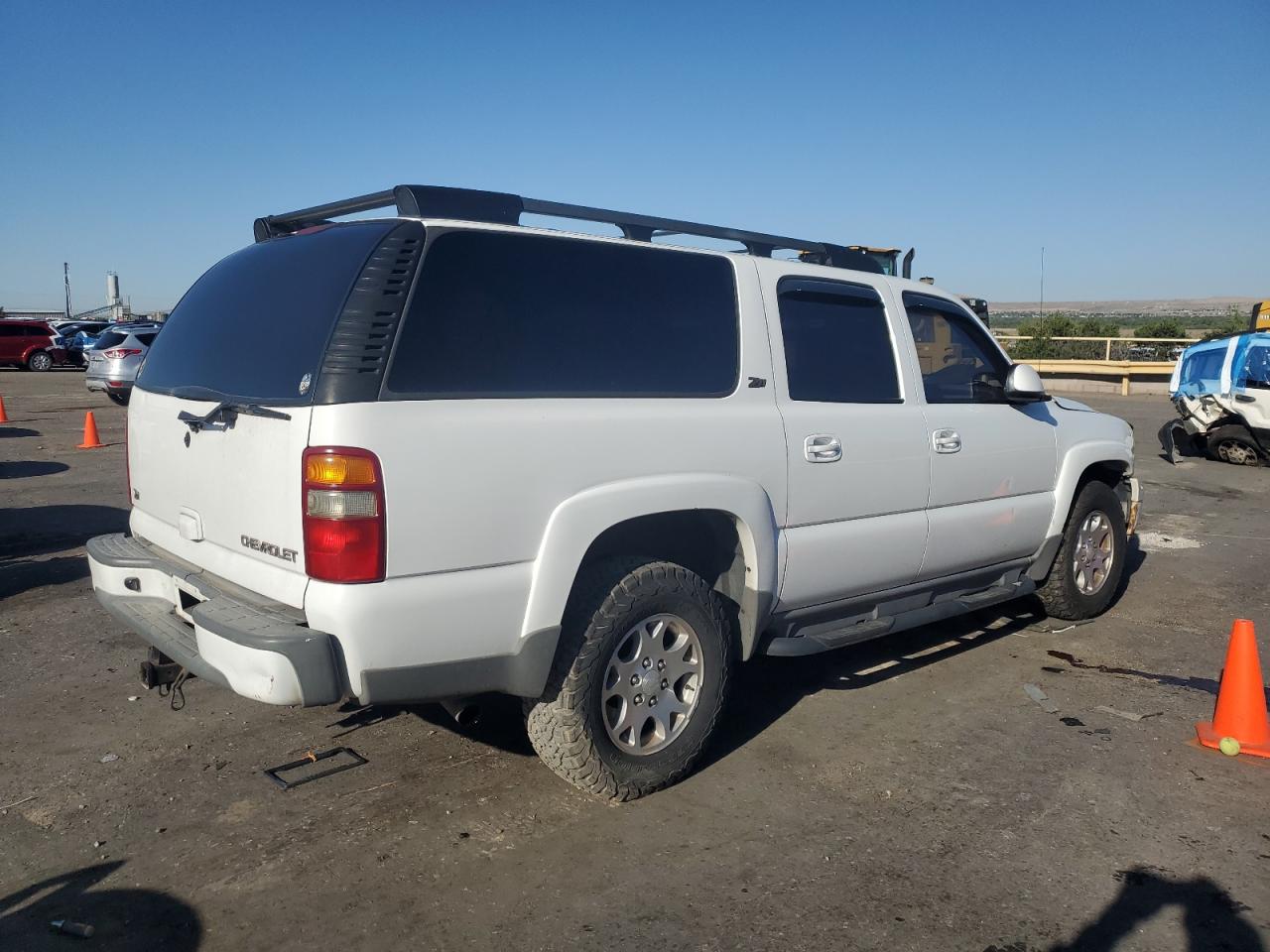 2003 Chevrolet Suburban VIN 3GNFK16Z73G286680 photo 3