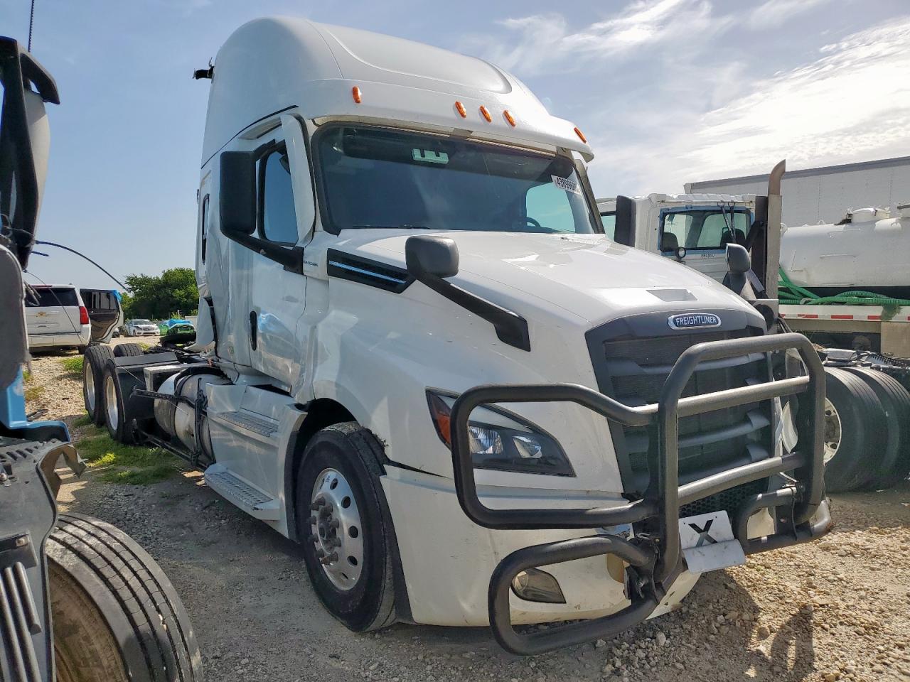 2023 FREIGHTLINER All other VIN 3AKJHHDR7PSNX9028 photo 1