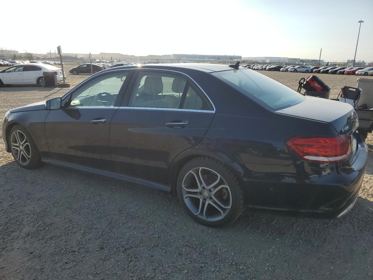 2015 MERCEDES-BENZ E-class VIN WDDHF6HB2FB160569 photo 2
