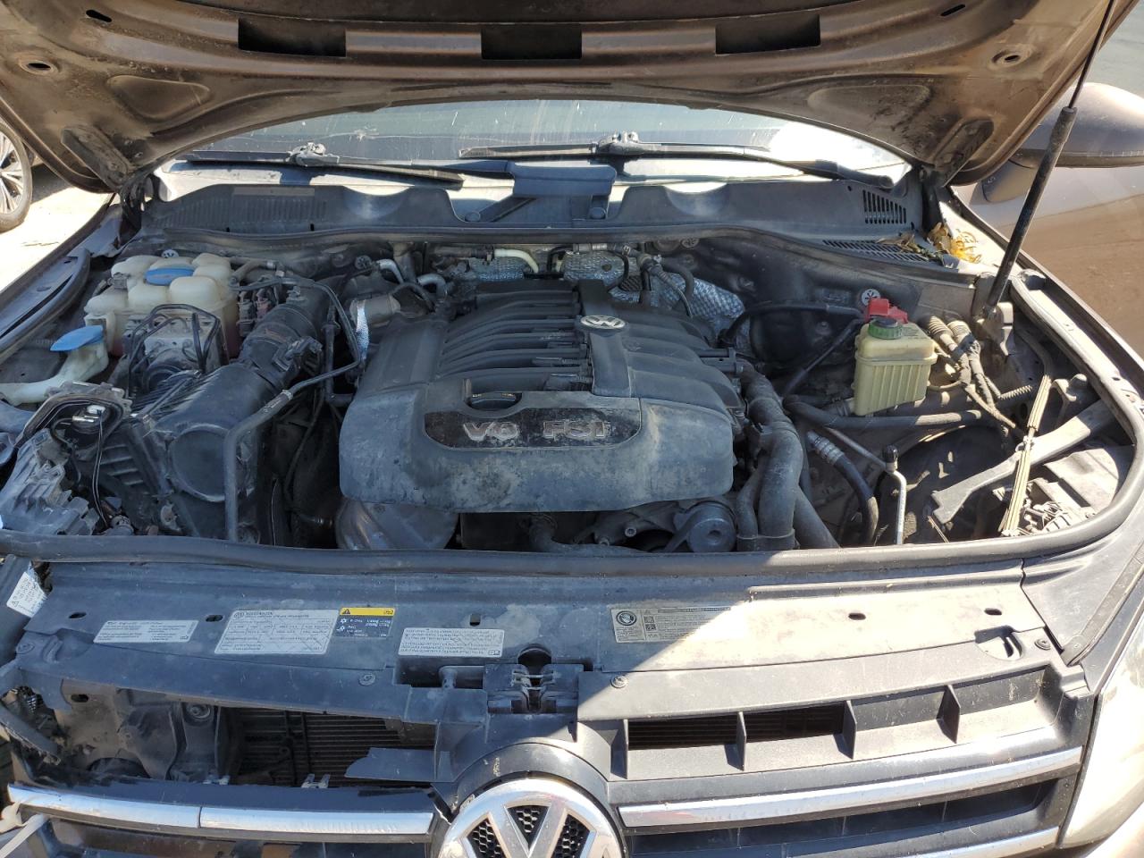 2014 Volkswagen Touareg VIN WVGEF9BP2ED011452 photo 12