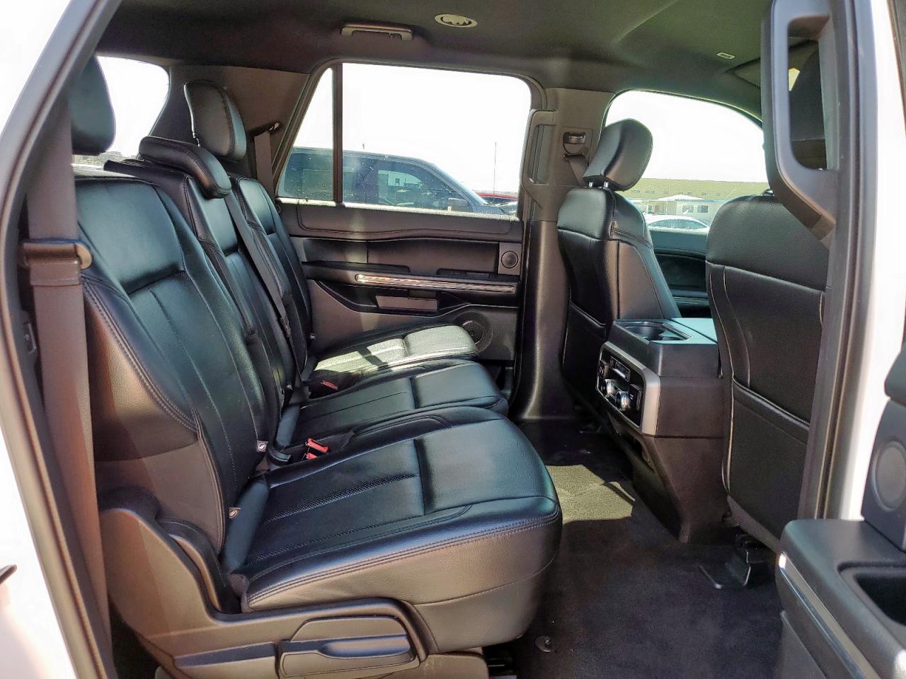 2019 Ford Expedition VIN 1FMJK1HT3KEA37774 photo 11