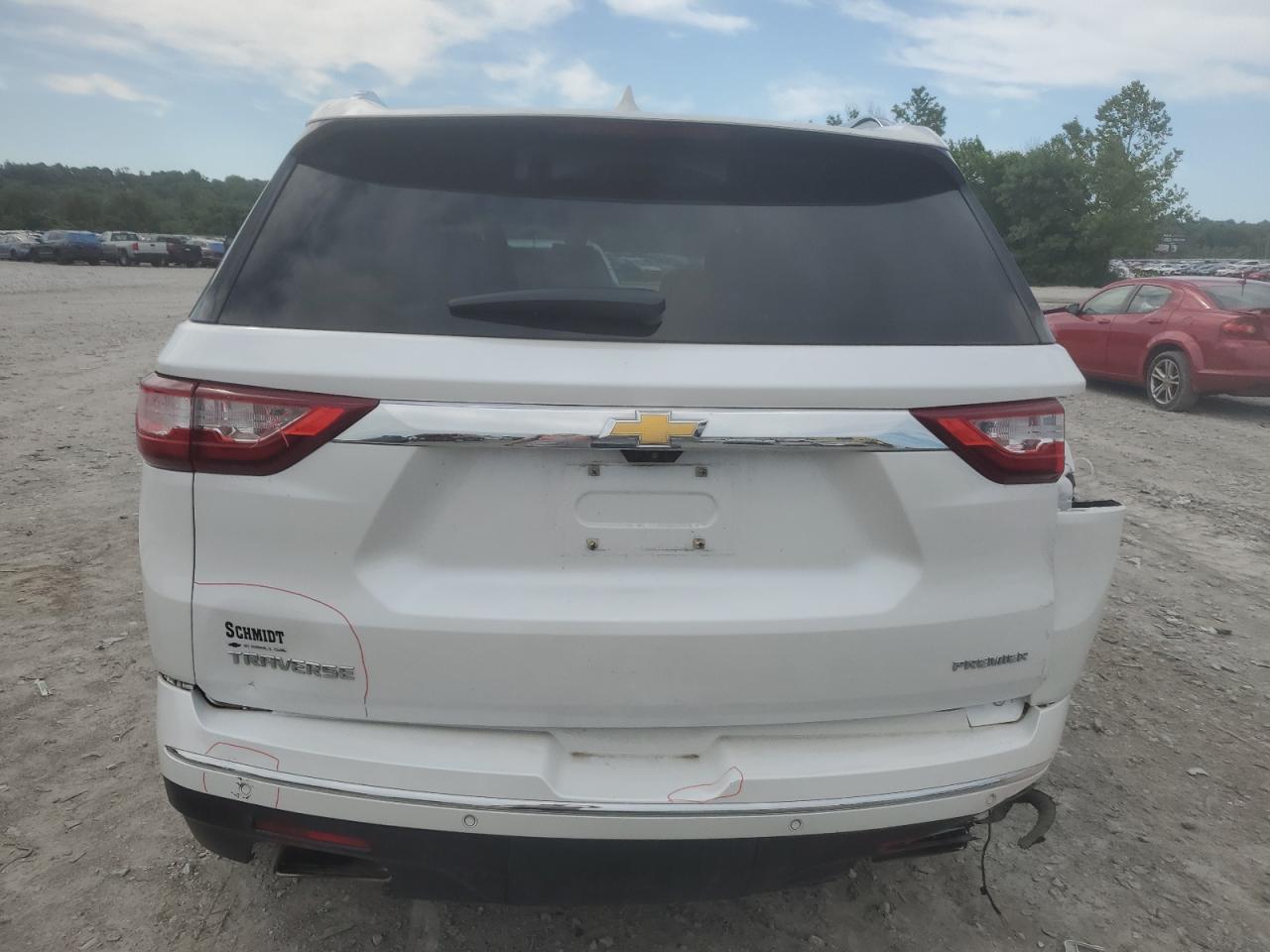 2019 Chev Traverse VIN 1GNERKKW1KJ166573 photo 6