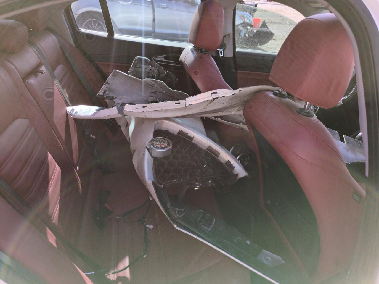 2018 ALFA Giulia ti VIN ZARFAECN1J7593362 photo 10