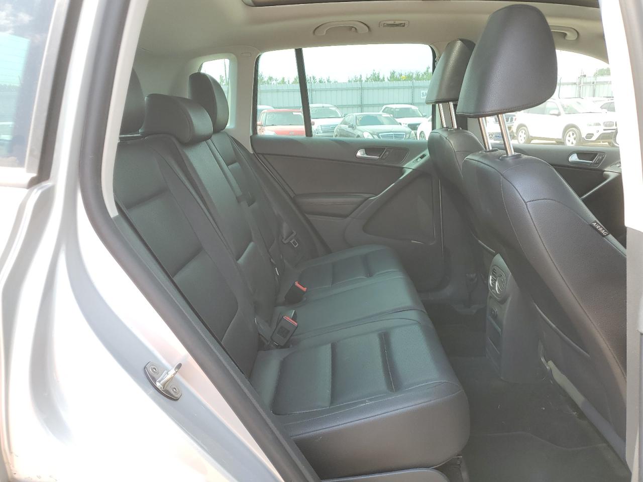 2014 VOLKSWAGEN Tiguan VIN WVGJV3AX7EW553019 photo 11