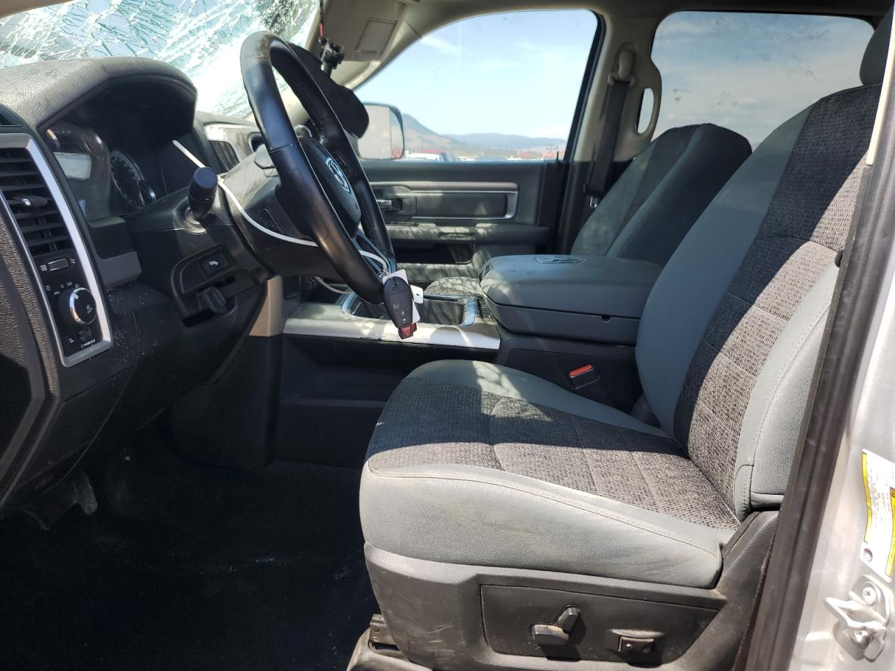2018 Ram All models VIN 3C6UR5DLXJG328491 photo 7