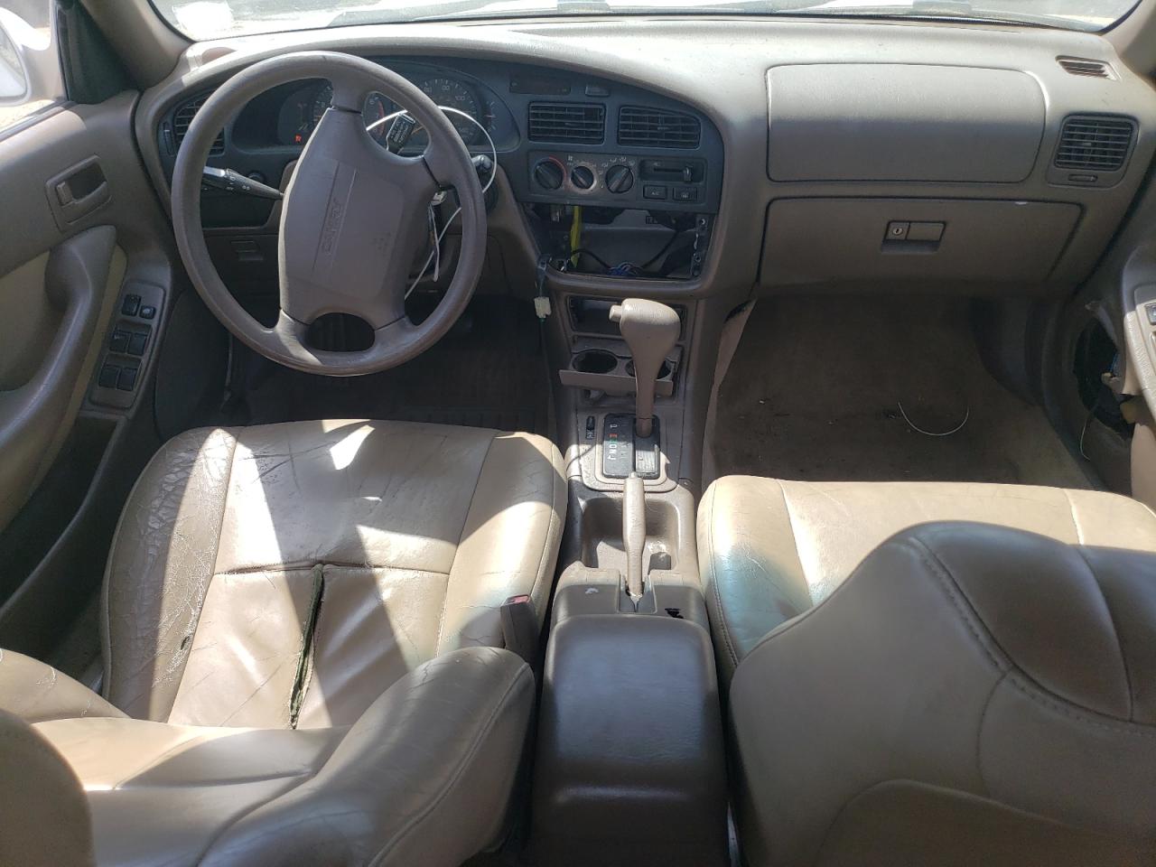 1996 Toyota Camry VIN JT2BG12K3T0418235 photo 8