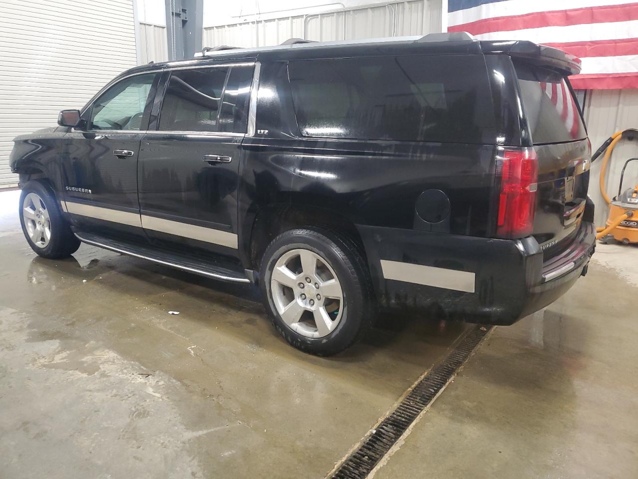 2016 CHEVROLET Suburban k VIN 1GNSKJKC1GR125120 photo 2