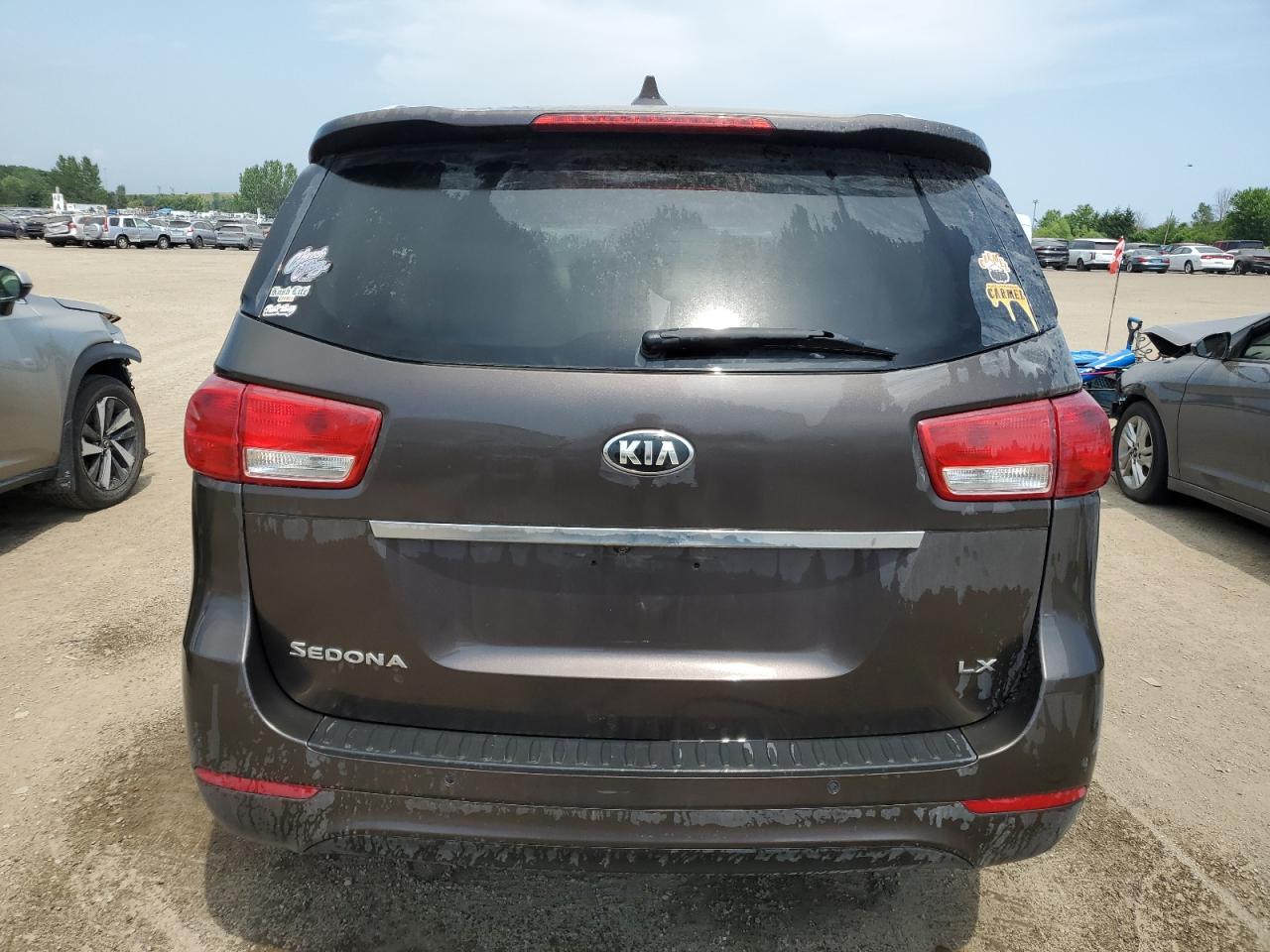 2017 KIA Sedona lx VIN KNDMB5C19H6257549 photo 6