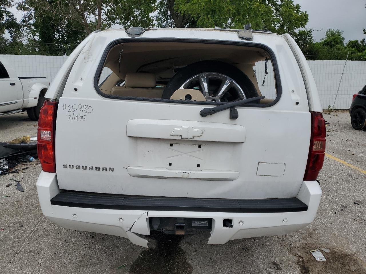 2013 Chevrolet Suburban VIN 1GNSKJE73DR106806 photo 6