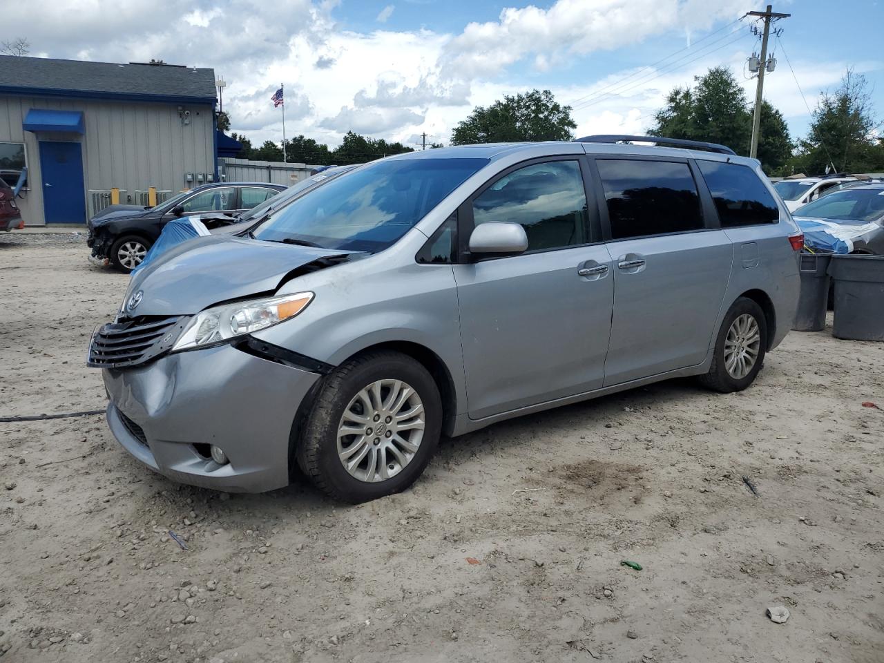2015 TOYOTA Sienna xle VIN 5TDYK3DC0FS651363 photo 1