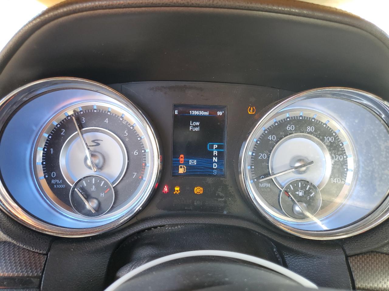 2014 Chrysler 300 VIN 2C3CCABG5EH200335 photo 9