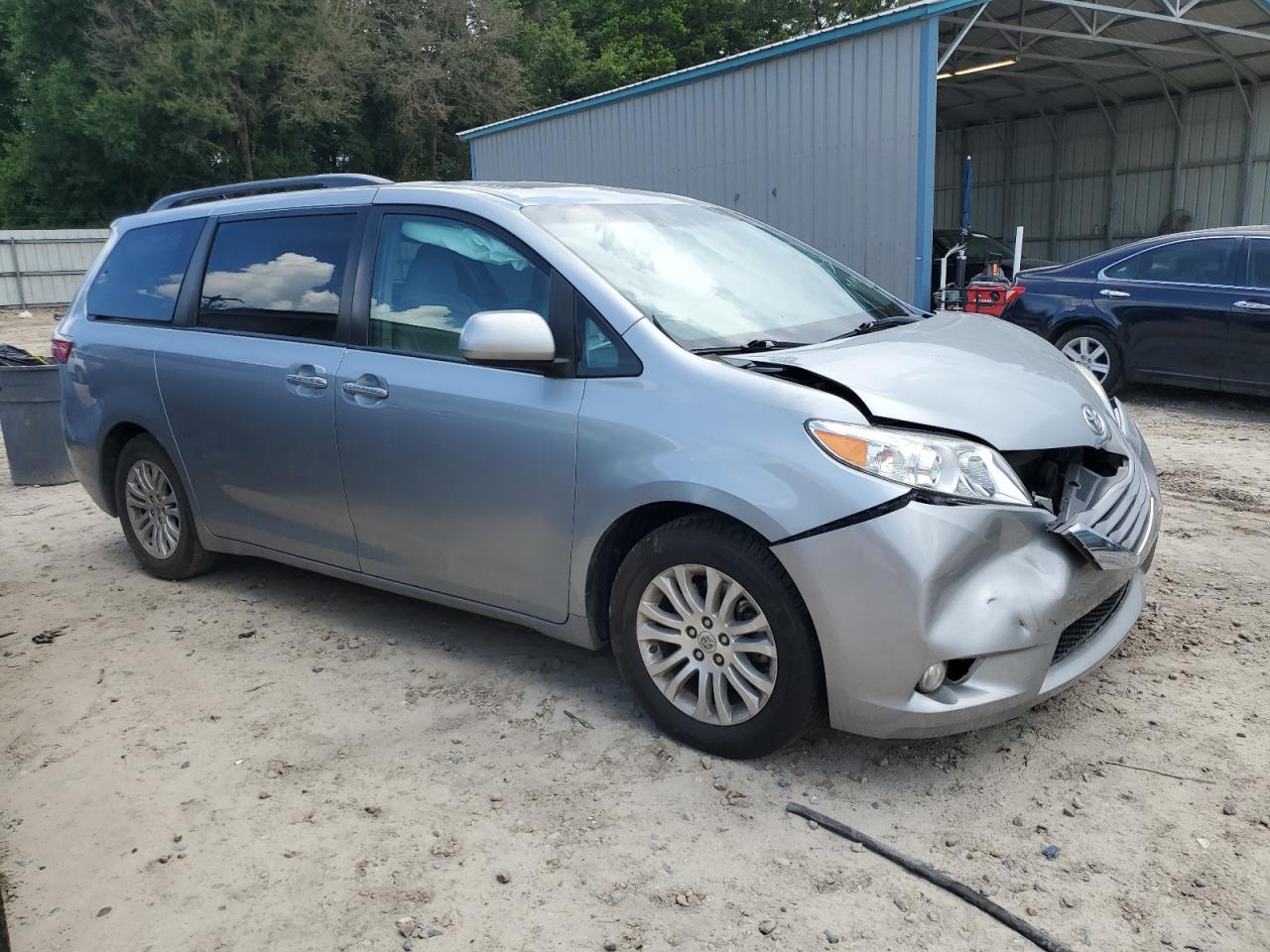 2015 TOYOTA Sienna xle VIN 5TDYK3DC0FS651363 photo 4