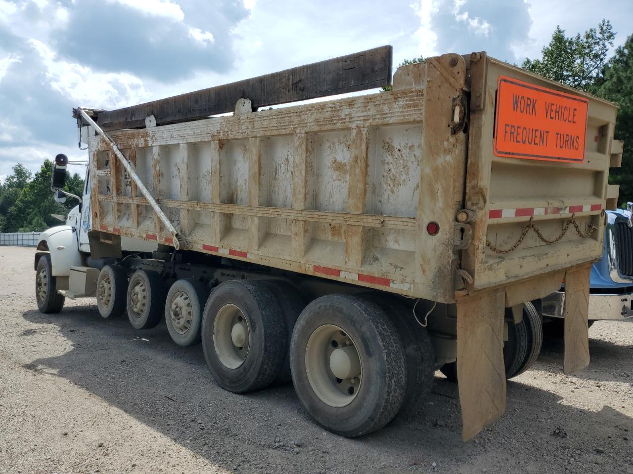 2005 PETERBILT All models VIN 2NPLLZ9X45M871429 photo 3