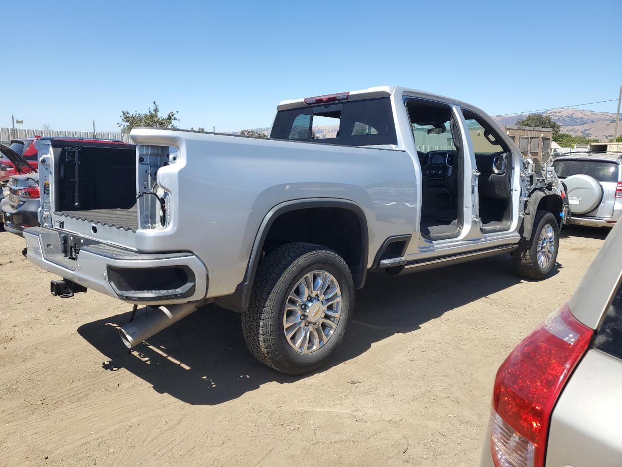 2023 Chevrolet All models VIN 2GC4YVEY2P1706861 photo 3
