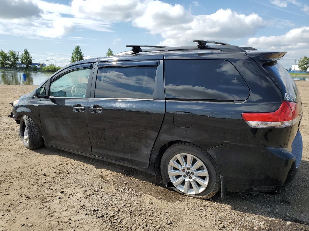 2014 TOYOTA Sienna le VIN 5TDJK3DC8ES090779 photo 2