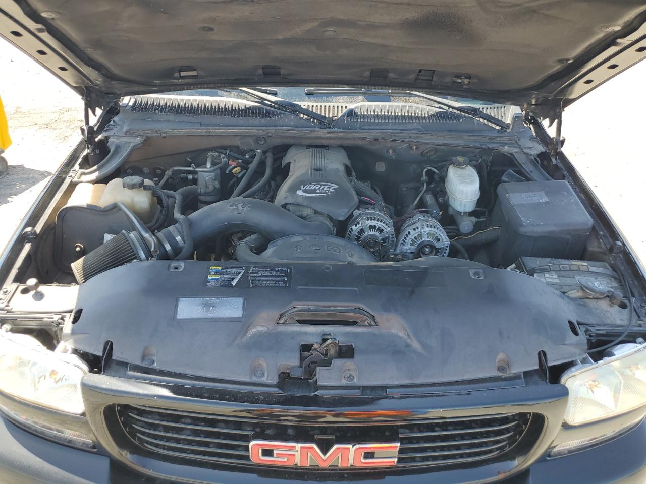 2004 GMC Yukon VIN 1GKEC13V44R246842 photo 12