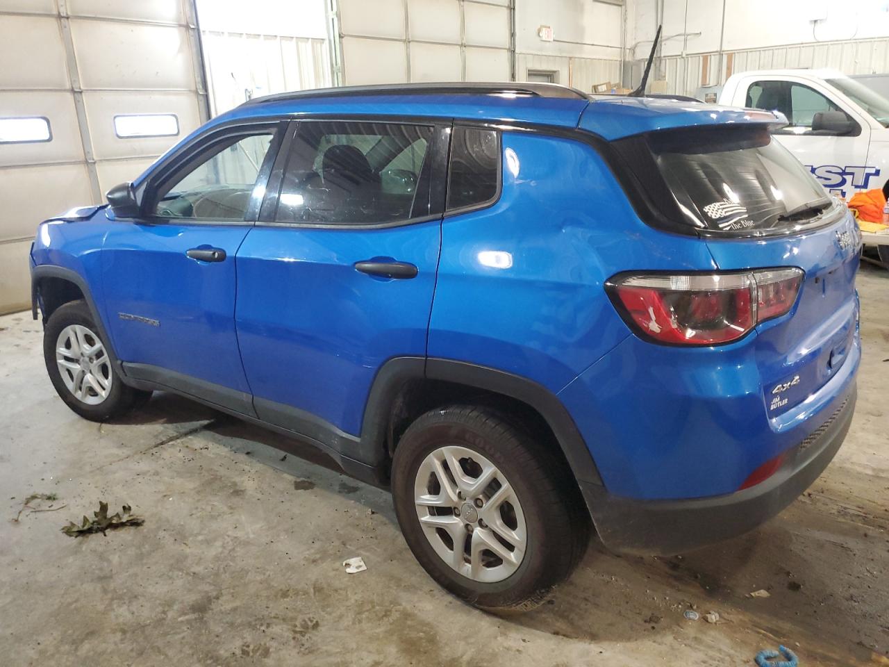 2018 JEEP Compass VIN 3C4NJDAB3JT191377 photo 2