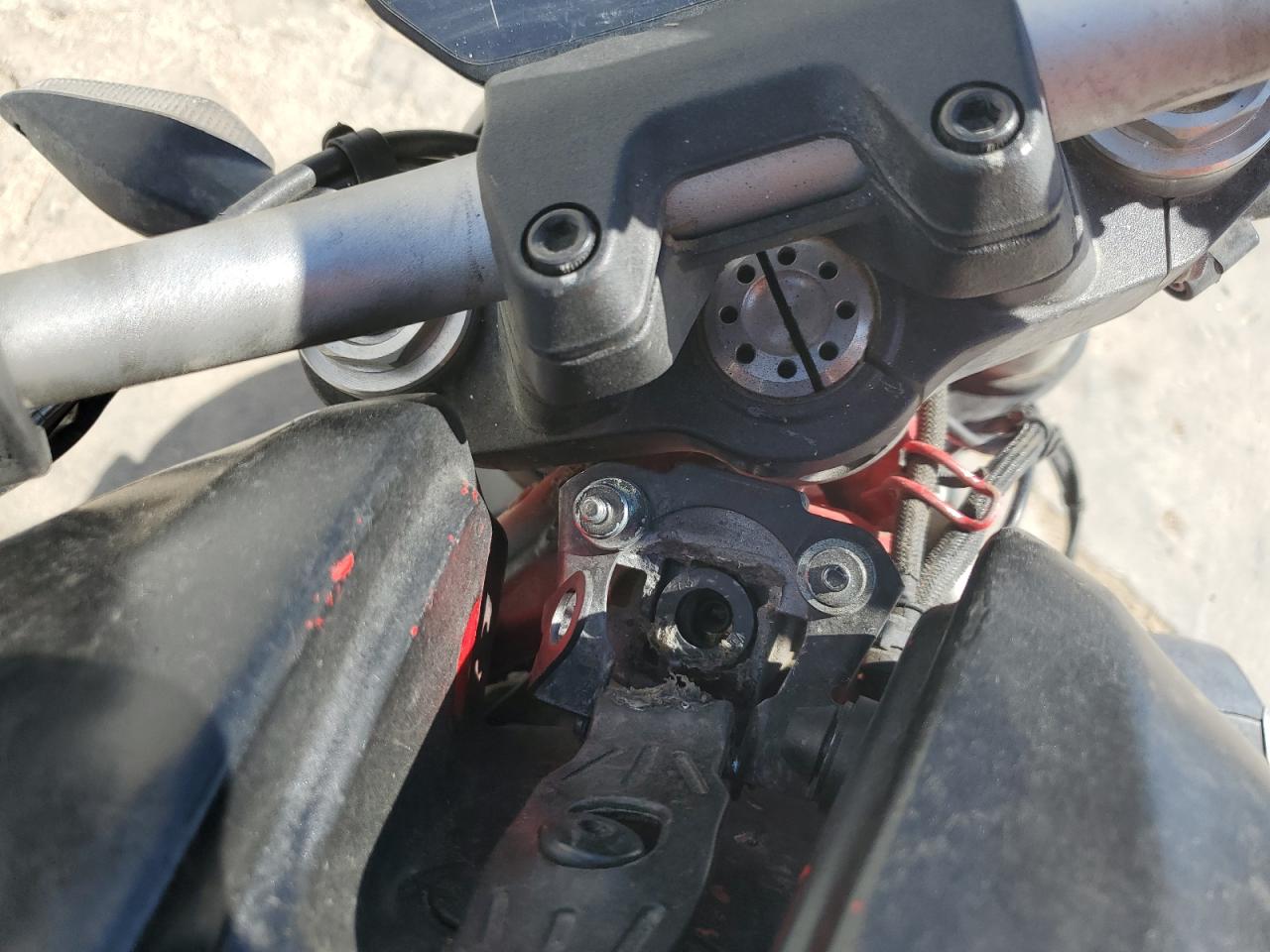 2016 DUCATI Monster VIN ZDM1RBSV0GB019600 photo 9