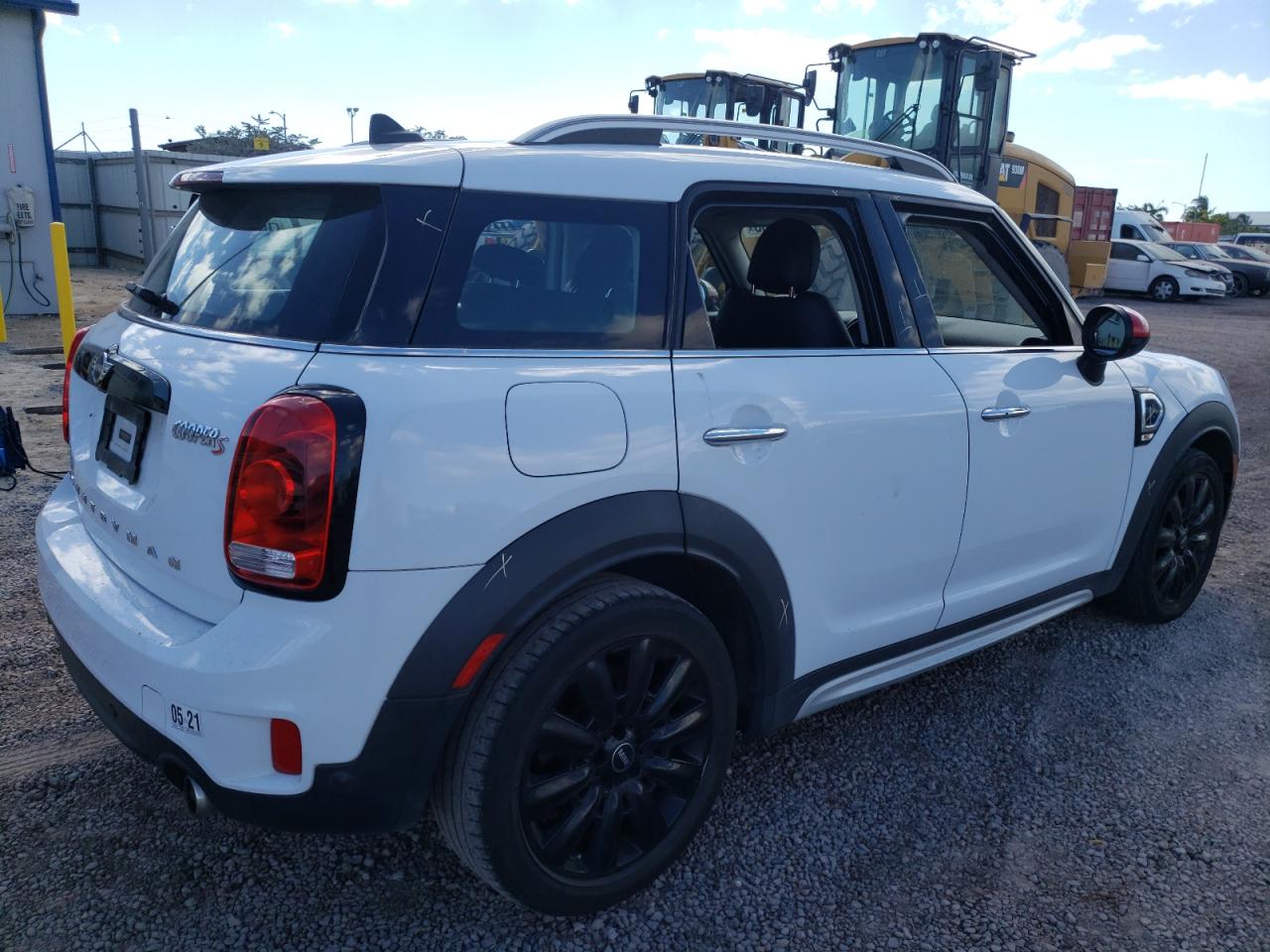 2018 MINI Cooper VIN WMZYT3C33J3E93967 photo 3
