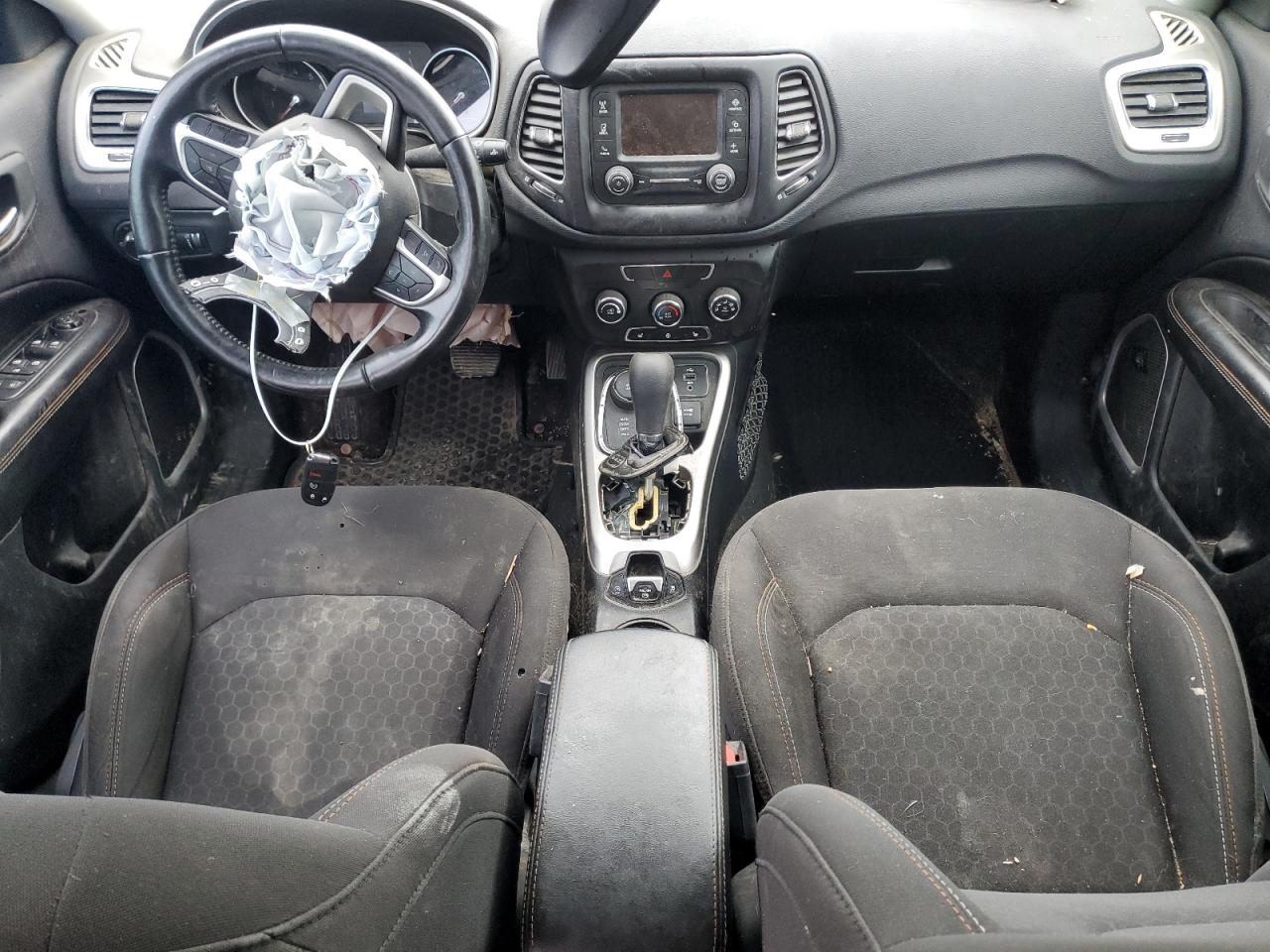 2018 JEEP Compass VIN 3C4NJDAB3JT191377 photo 8