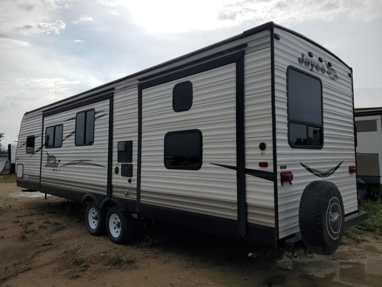 2016 JAYCO All models VIN 1UJBJ0BS3G17T0137 photo 3