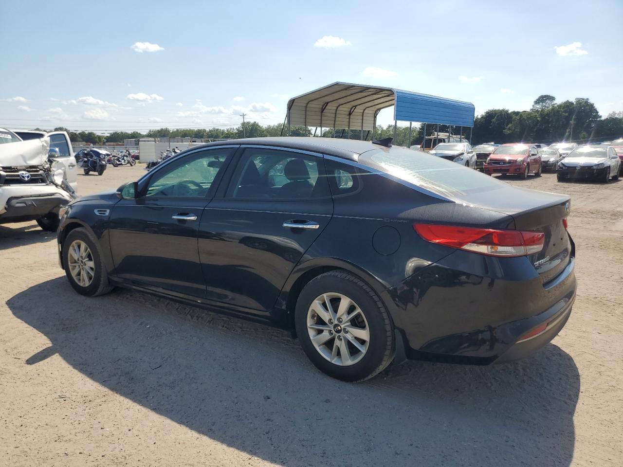 2016 Kia Optima VIN KNAGT4L34G5119084 photo 2