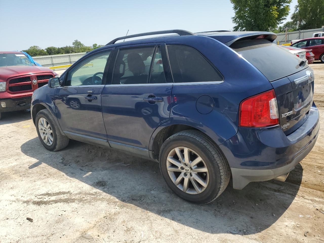 2012 Ford Edge VIN 2FMDK4KC2CBA37463 photo 2