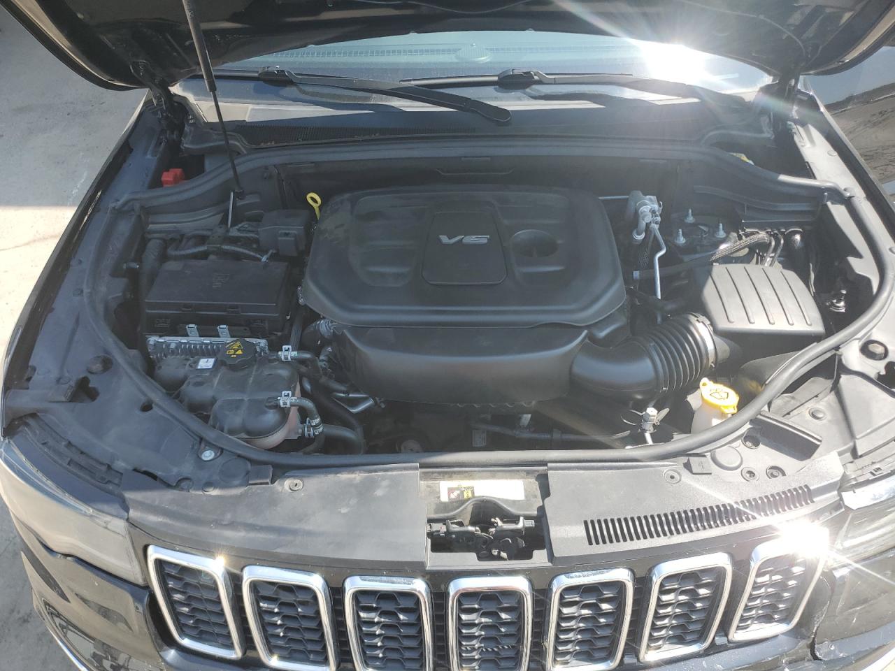 2018 Jeep Grand cher VIN 1C4RJFBG6JC246259 photo 12