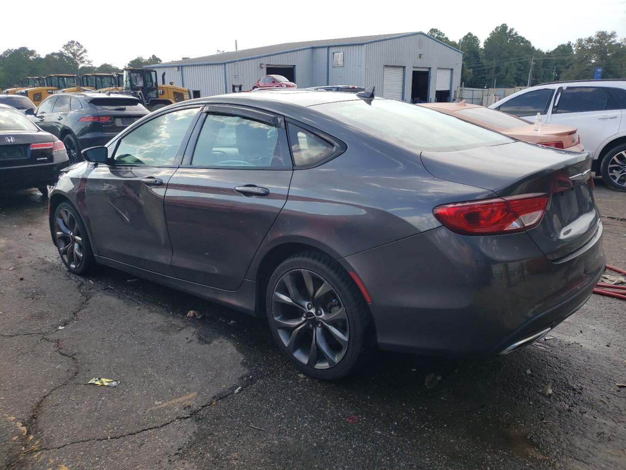 2015 200 VIN 1C3CCCBG3FN608580 photo 2