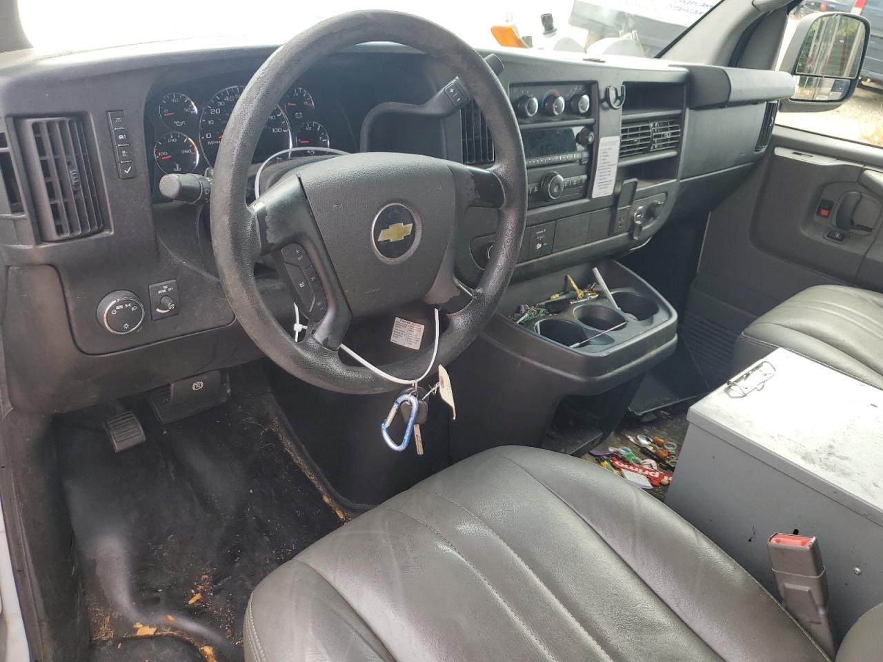 2015 Chevrolet Express VIN 1GCWGFCF9F1278049 photo 8