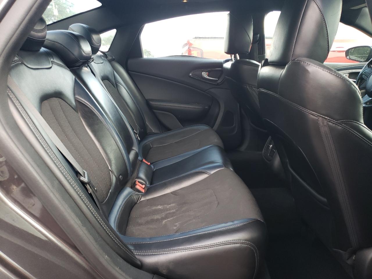 2015 200 VIN 1C3CCCBG3FN608580 photo 10