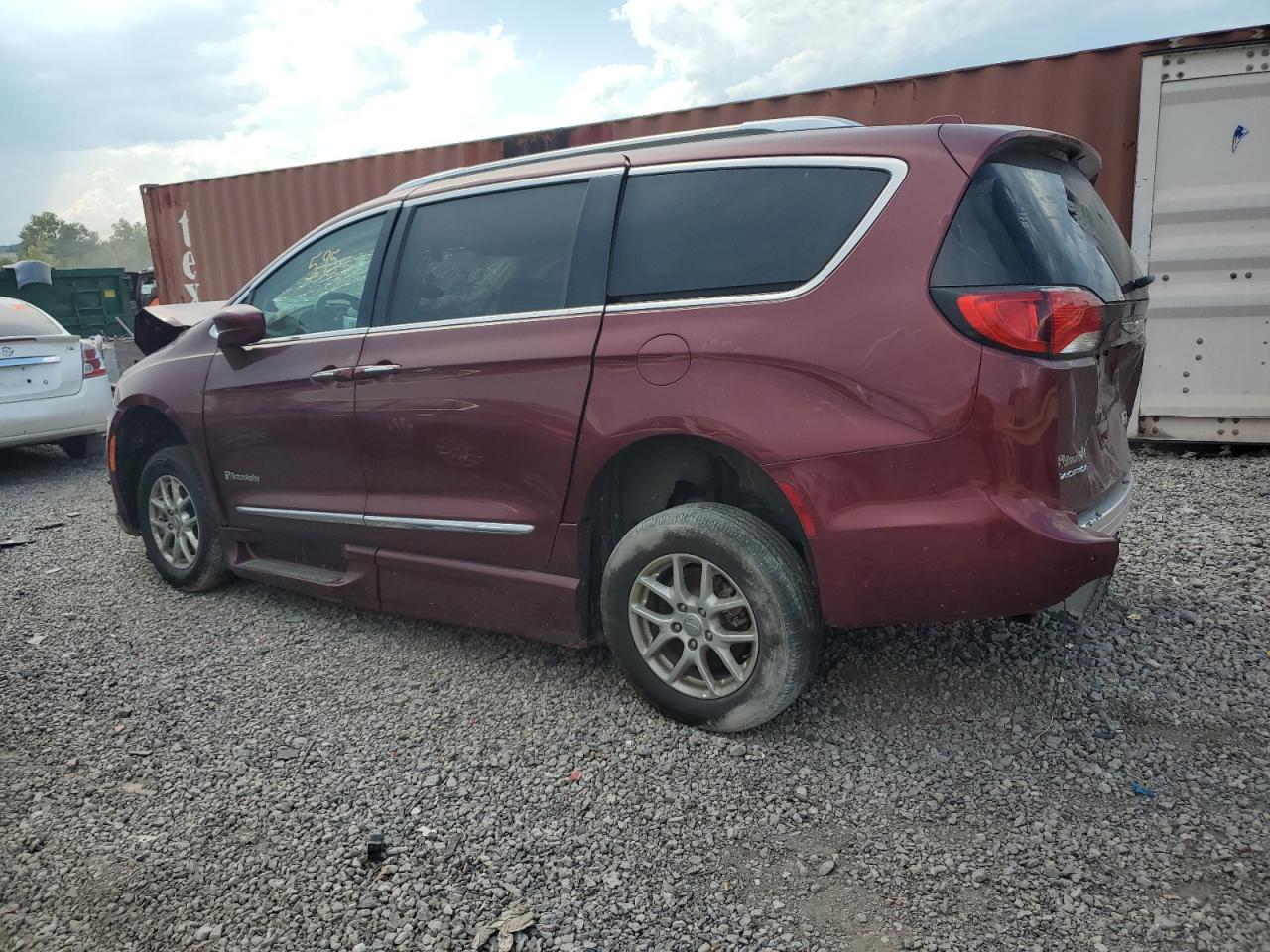 2020 Chrysler Pacifica VIN 2C4RC1BG9LR192365 photo 2