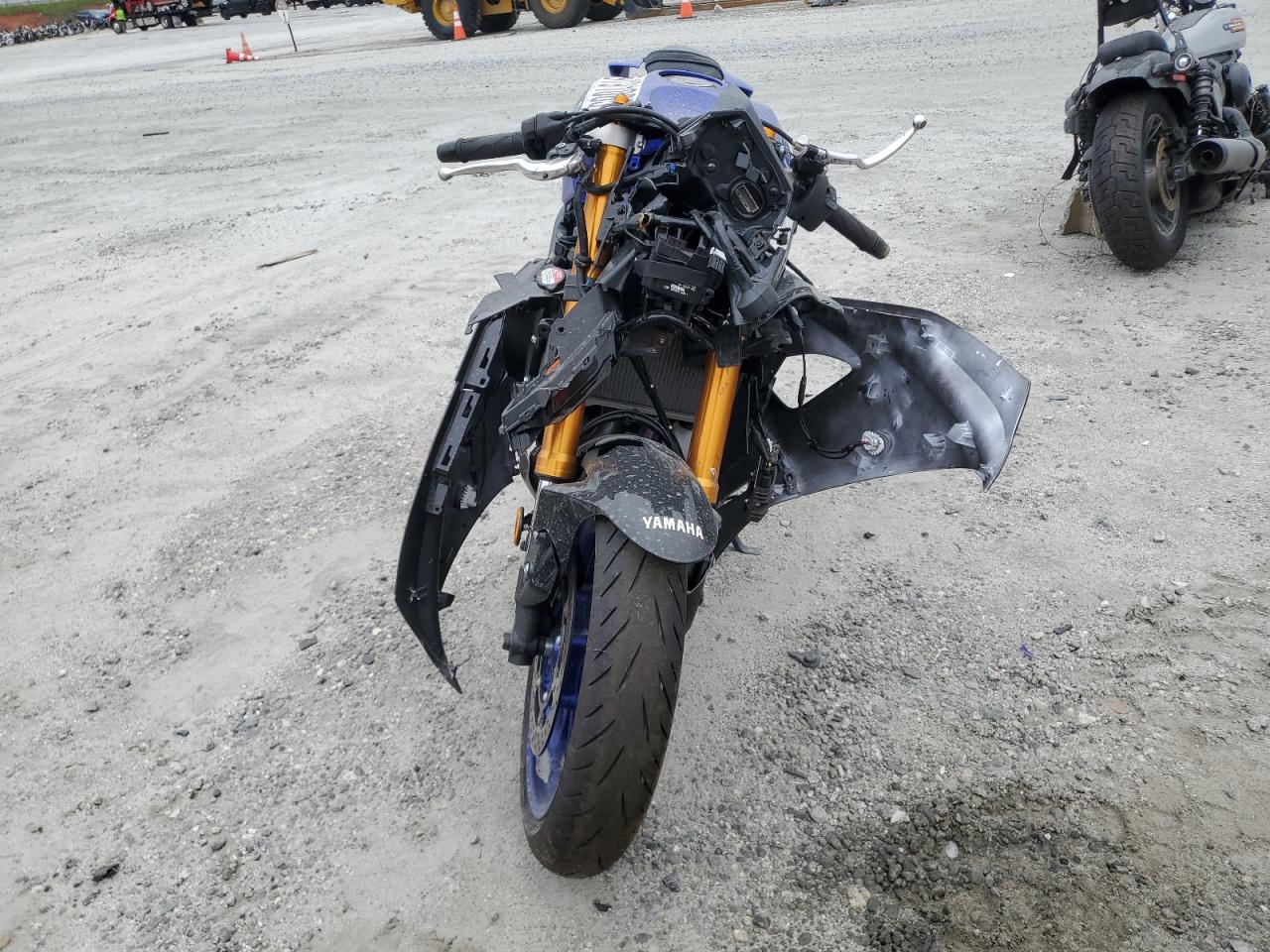 2025 Yamaha Yzfr7 VIN JYARM38E1SA017055 photo 2