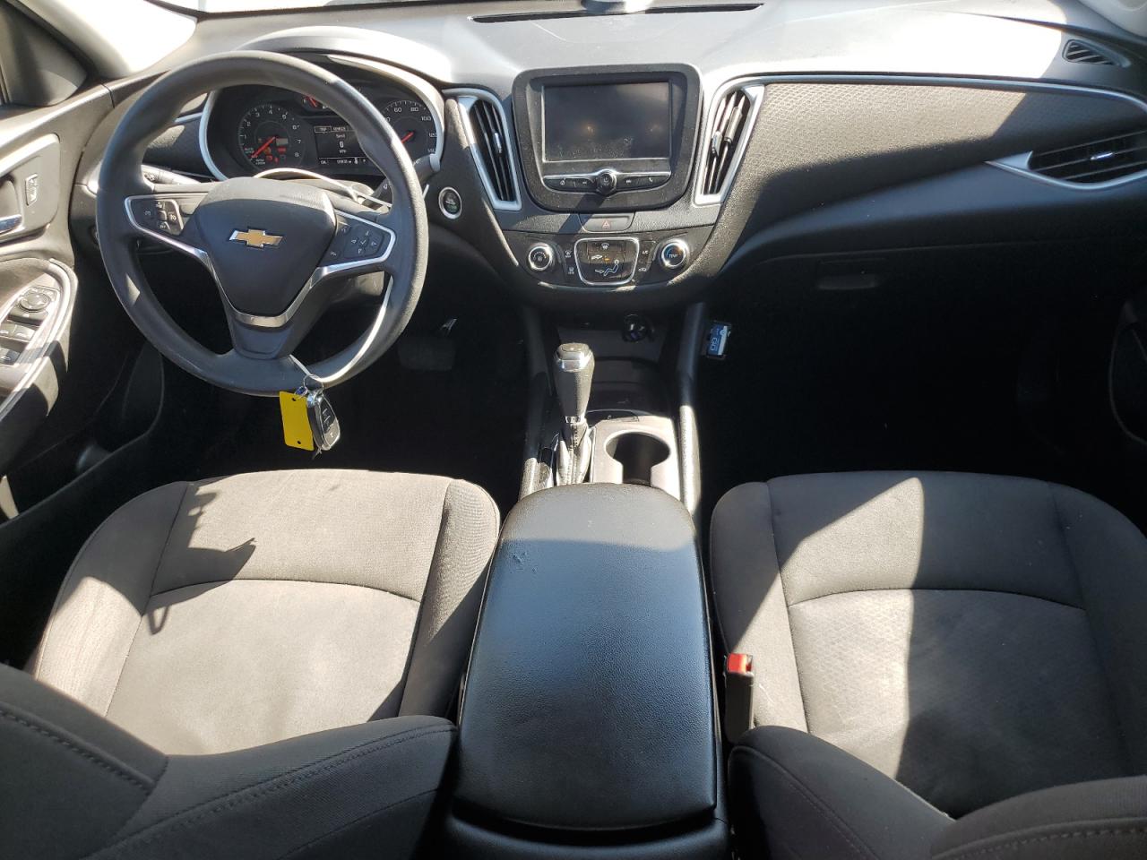2018 Chevrolet Malibu VIN 1G1ZC5ST3JF190600 photo 8