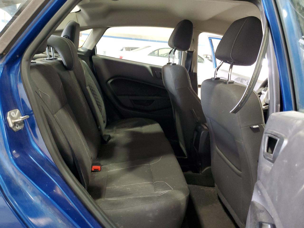 2018 Ford Fiesta VIN 3FADP4BJXJM124422 photo 10