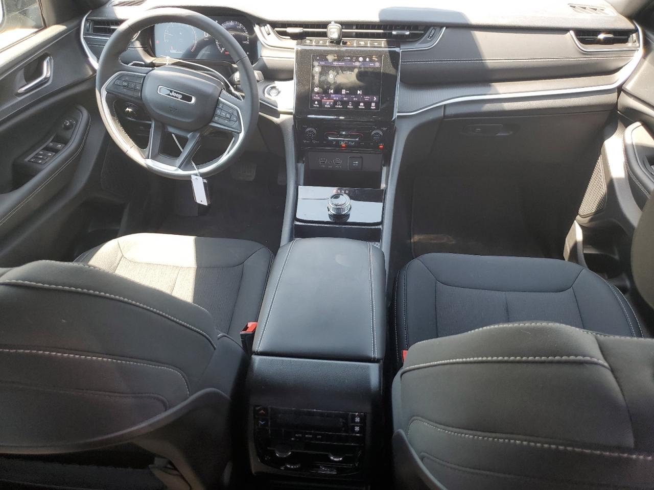 2025 Jeep Grand cher VIN 1C4RJKAG5S8671907 photo 8