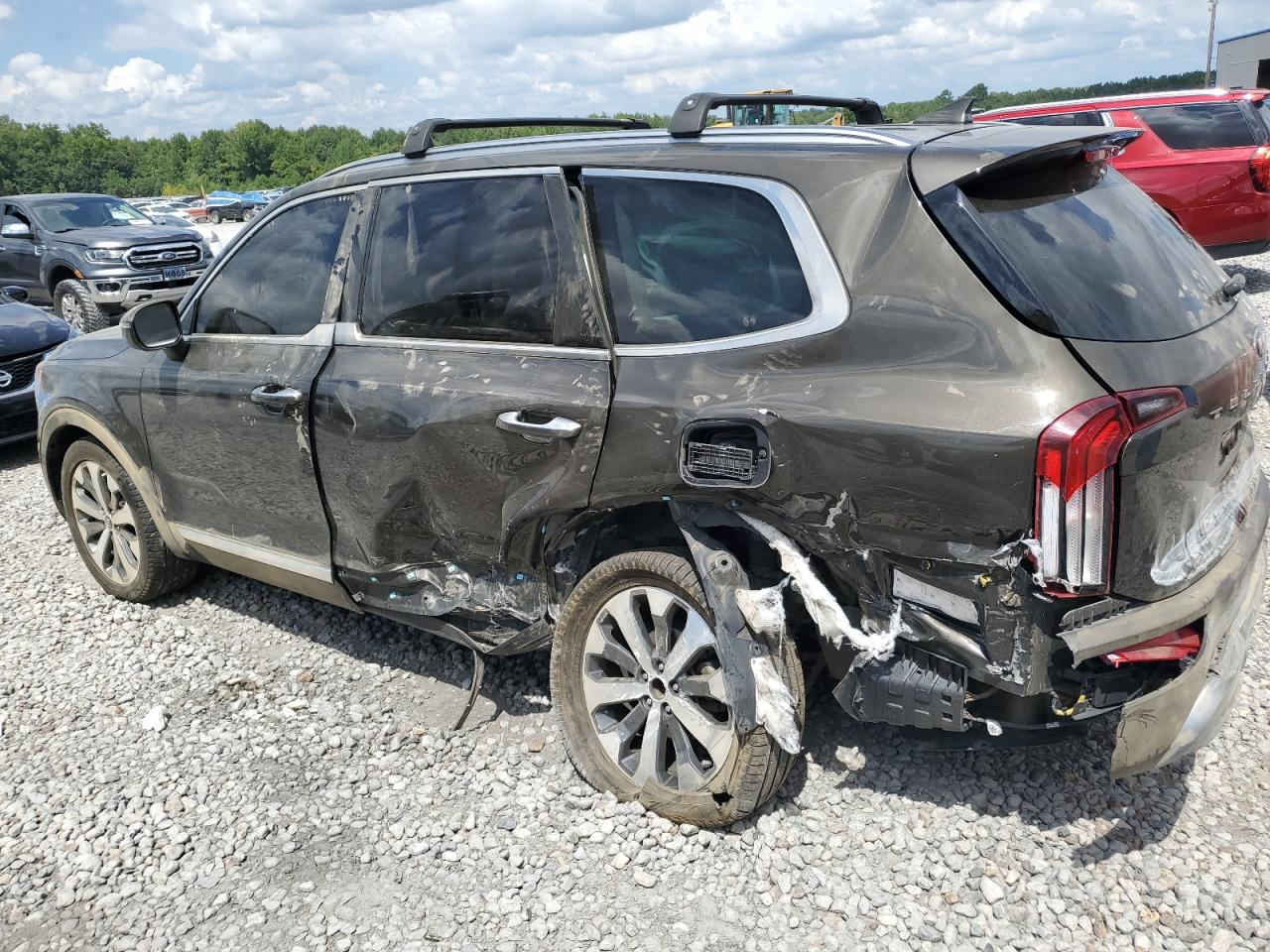 2020 KIA Telluride VIN 5XYP64HC1LG054201 photo 2