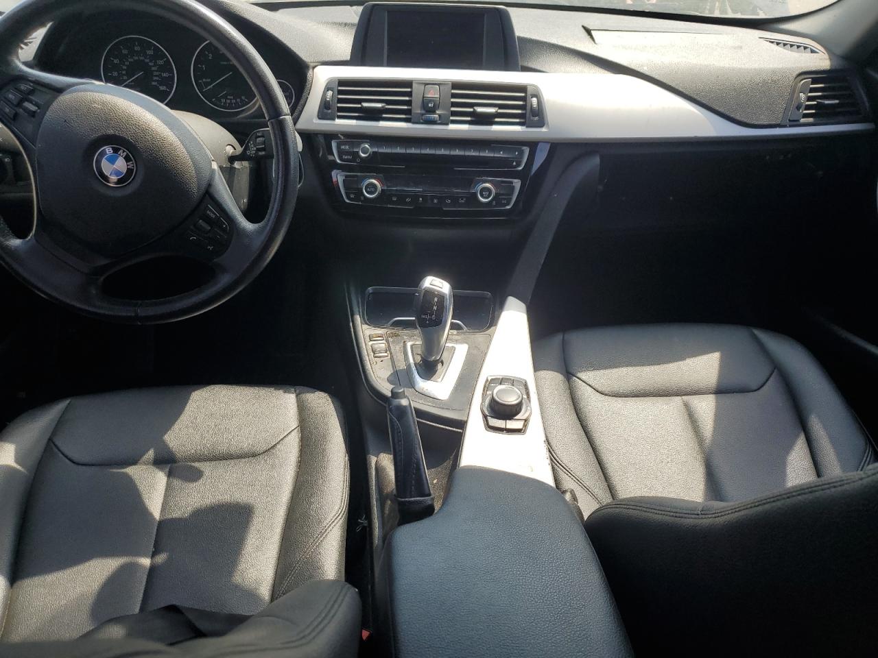 2018 BMW 3 series VIN WBA8A9C58JK622781 photo 8