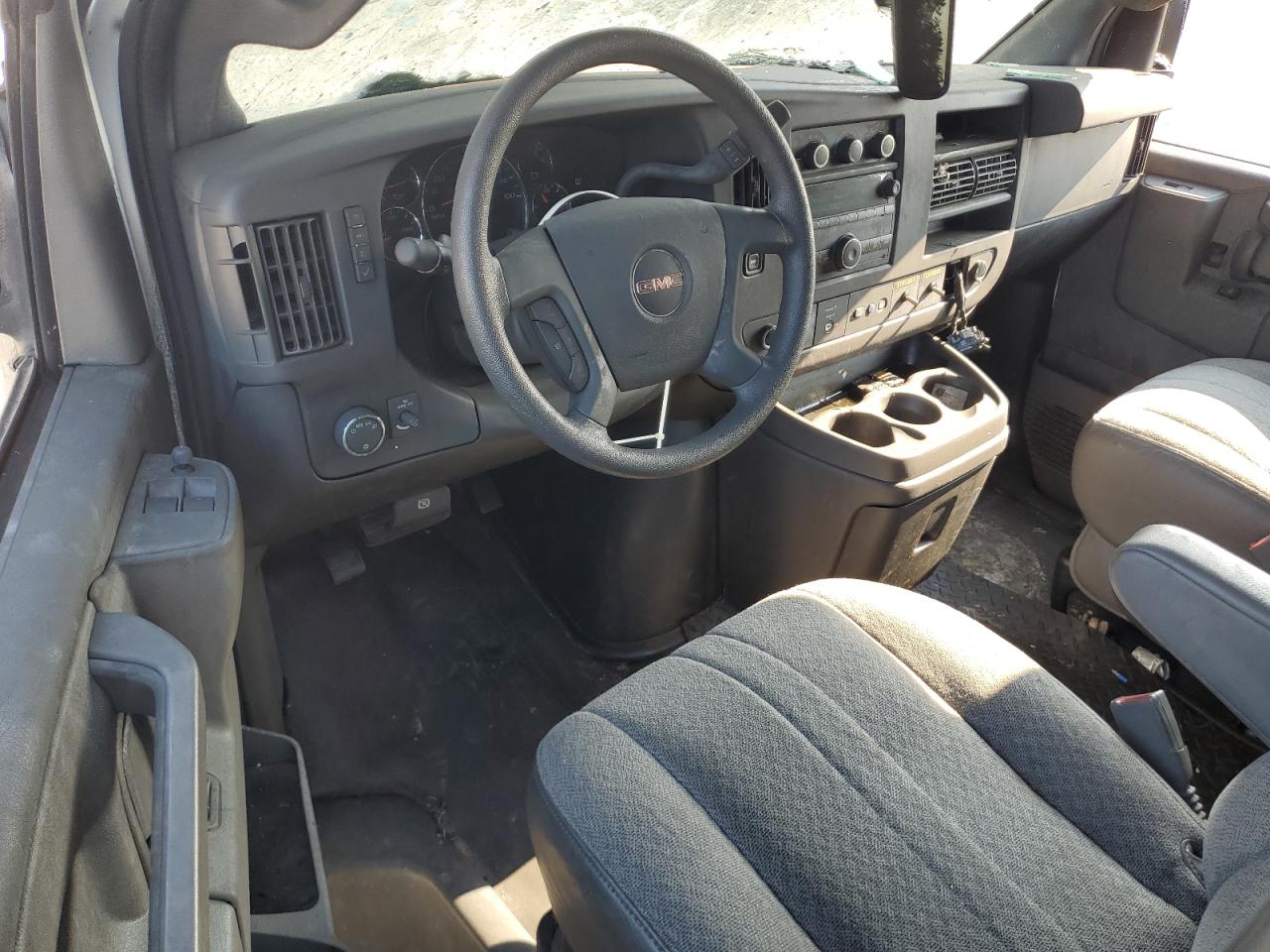 2022 GMC Savana VIN 1GD07RFPXN1164082 photo 8