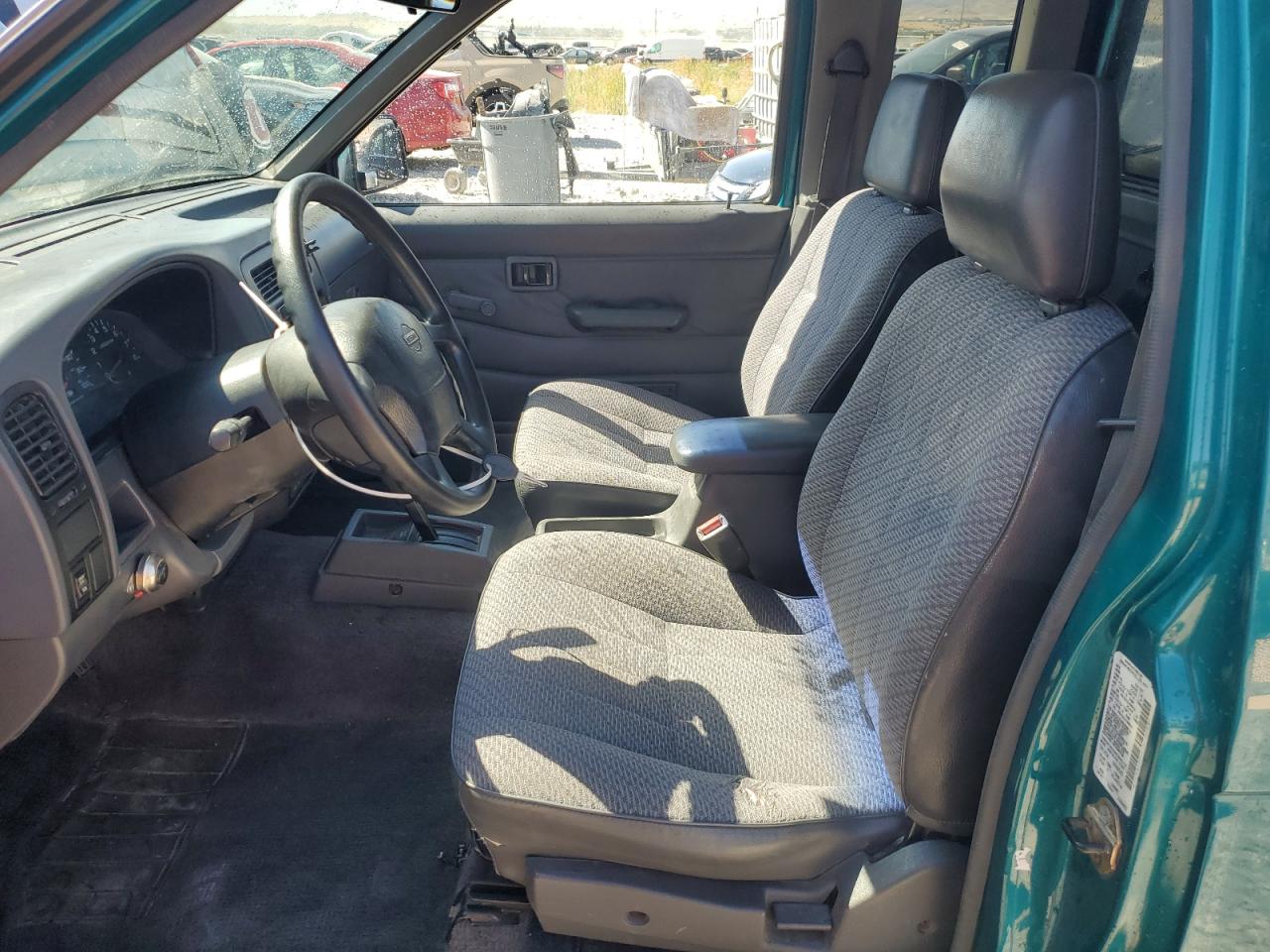 1997 Nissan Navara VIN 1N6SD16S0VC364174 photo 7