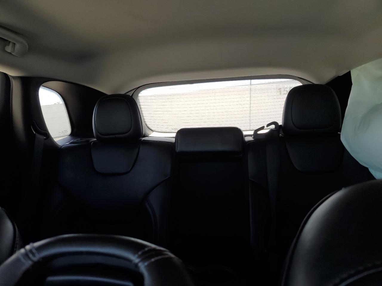 2019 Jeep Grand cher VIN 1C4PJLLB2KD318644 photo 10