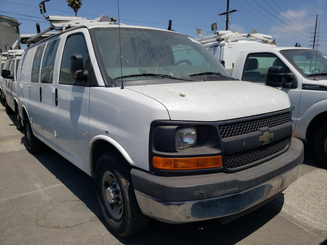 2014 Chevy Express VIN 1GCWGFCB1E1119313 photo 4