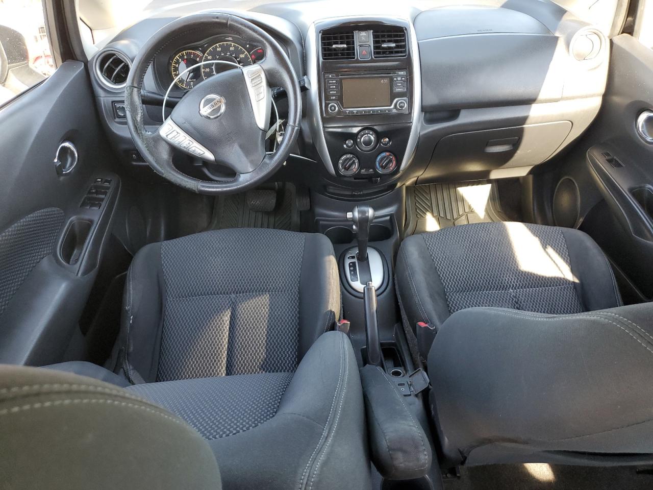 2016 Nissan Versa VIN 3N1CE2CP4GL373965 photo 8